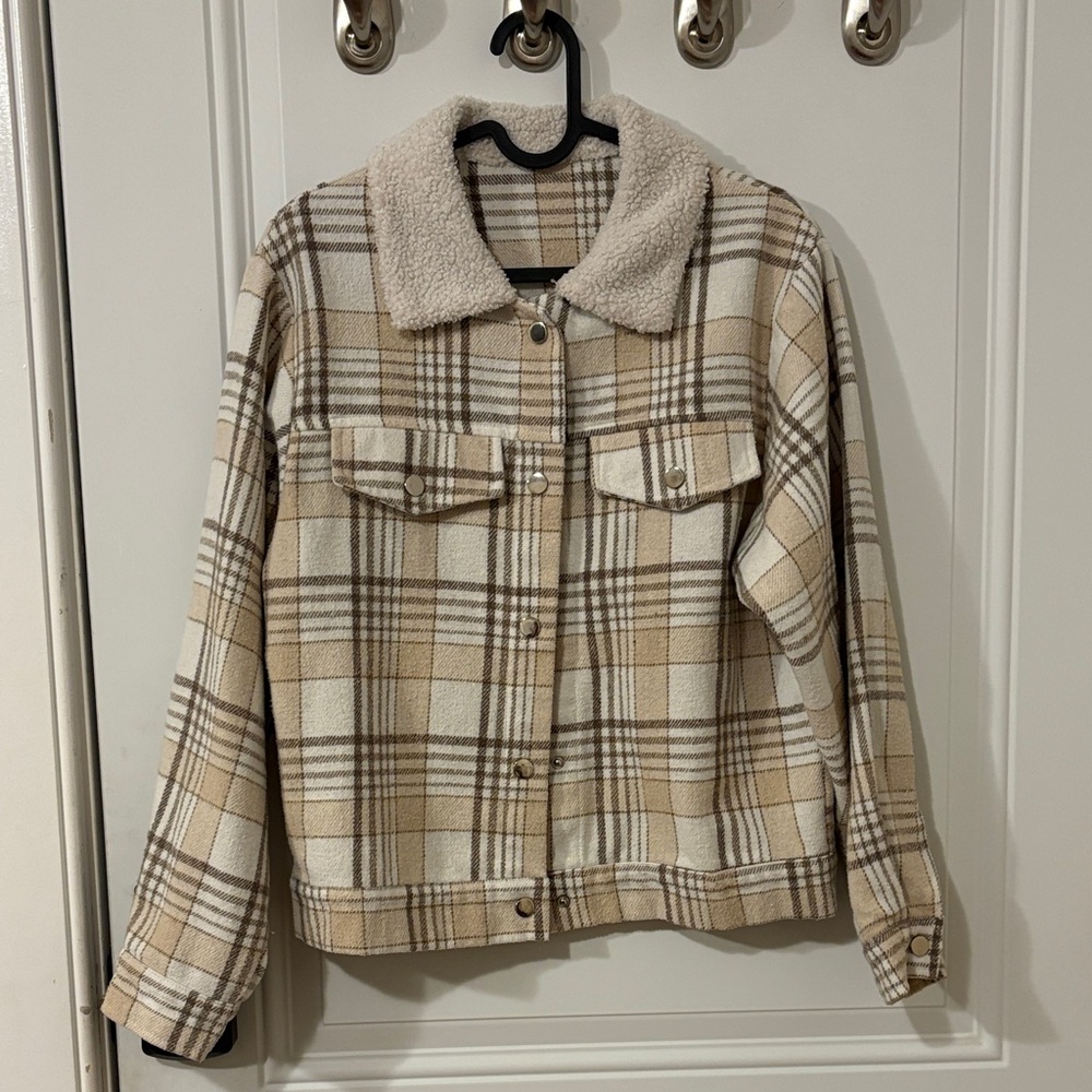 SHEIN Cream and Tan Plaid Teddy Jacket